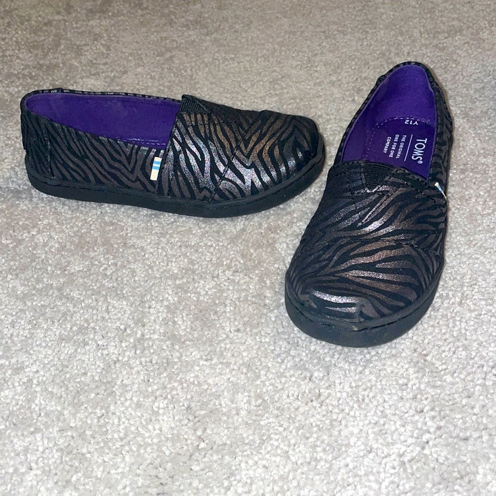 Kids size 12 TOMS